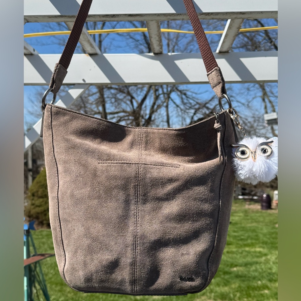 Sak Hobo bag with a slouchy silhouette soft suede in mushroom color - Picture 7 of 16